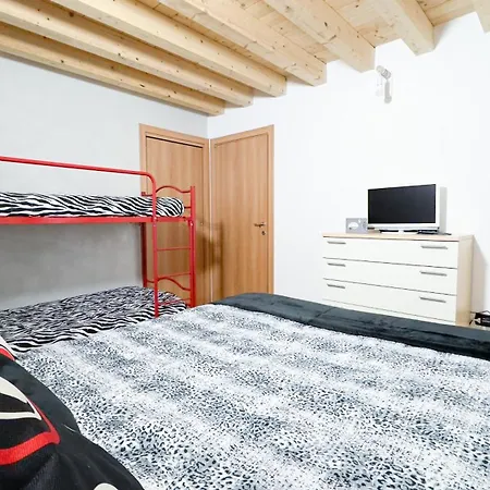 Apartment Romantic Flower By Ca-sa Check Chioggia